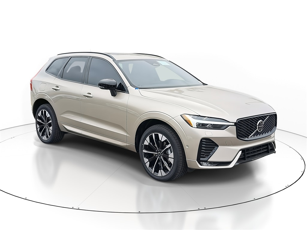 2026 Volvo XC60 Plus's photo