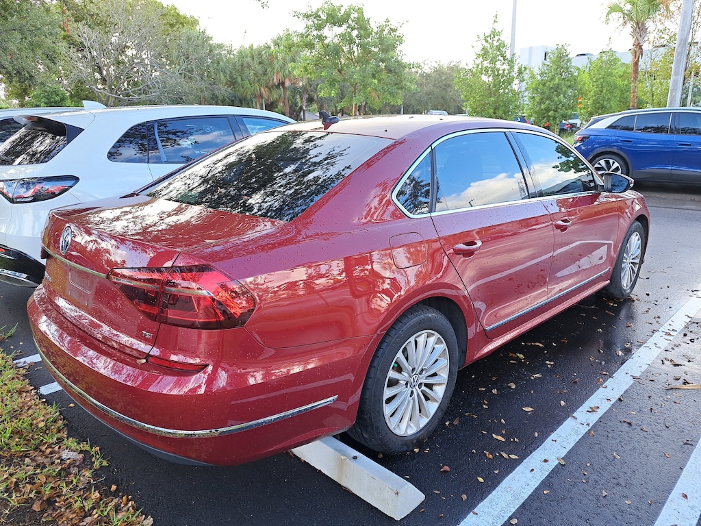 Used 2017 Volkswagen Passat 1.8T SE Sedan