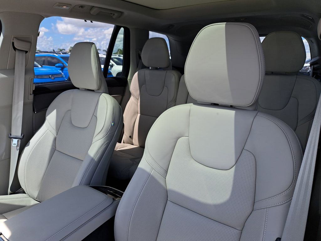 2026 Volvo XC90 Ultra - Photo 23
