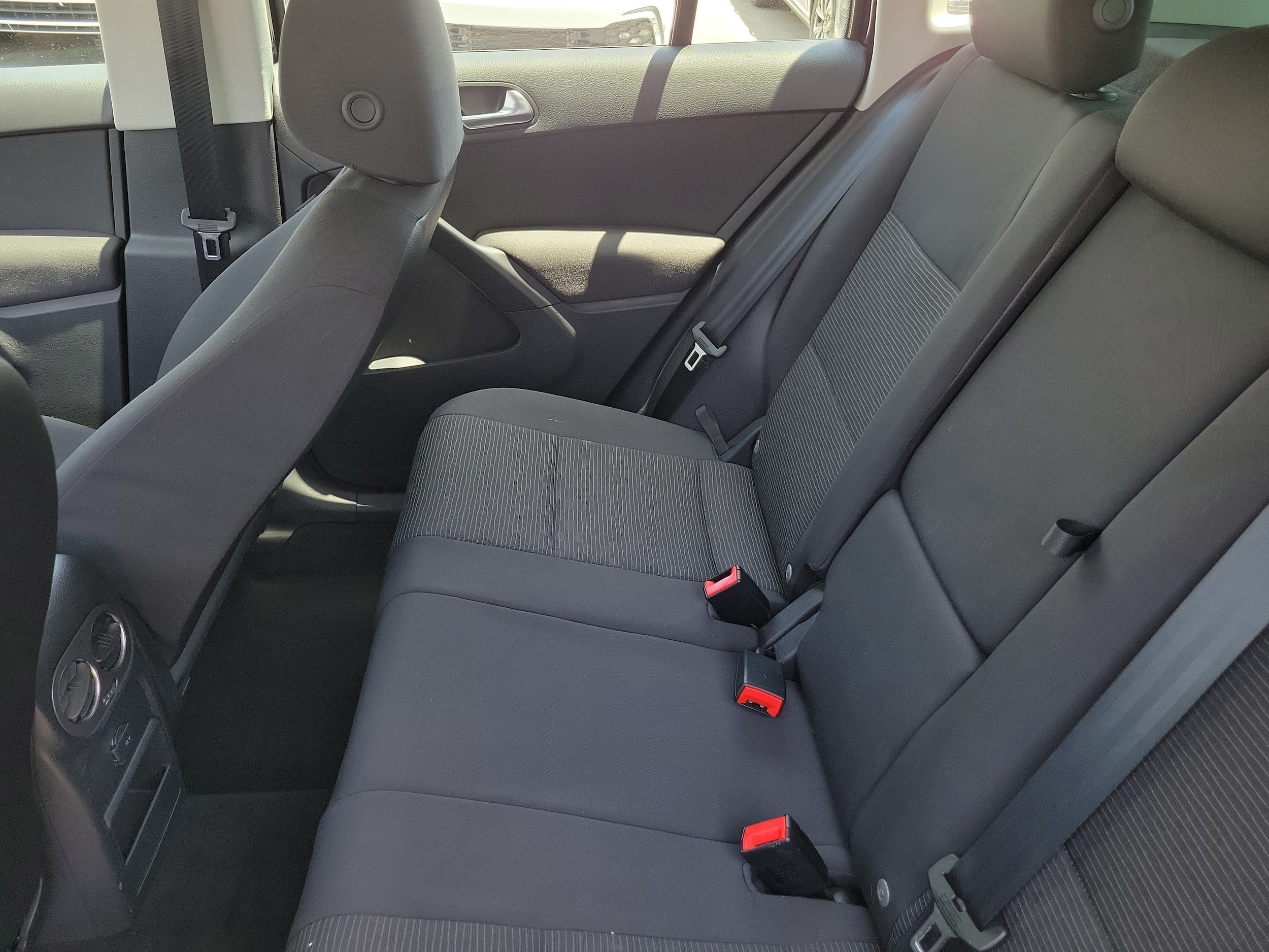 2018 Volkswagen Tiguan Limited Base - Photo 11