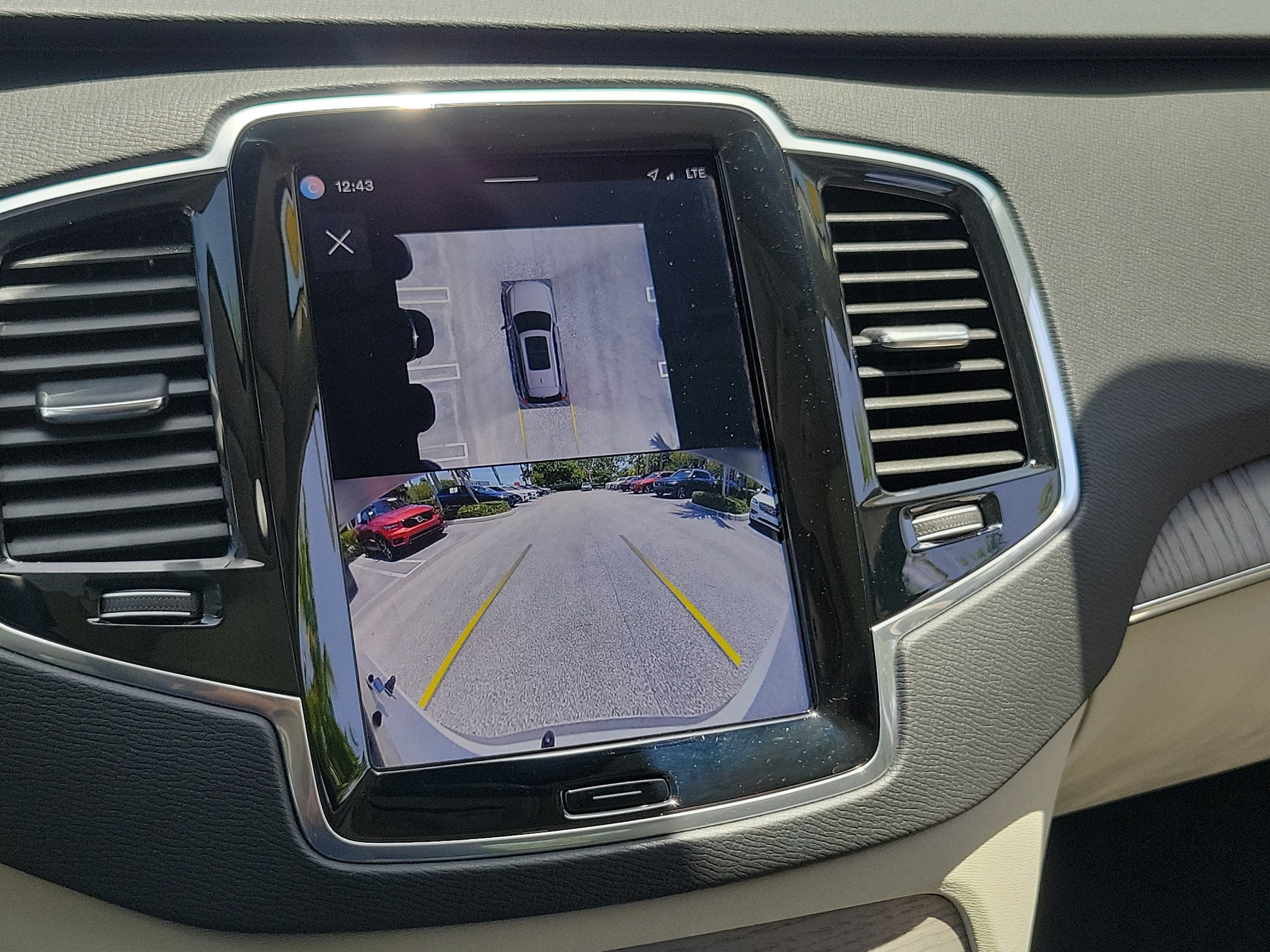 2025 Volvo XC90 Plus - Photo 30
