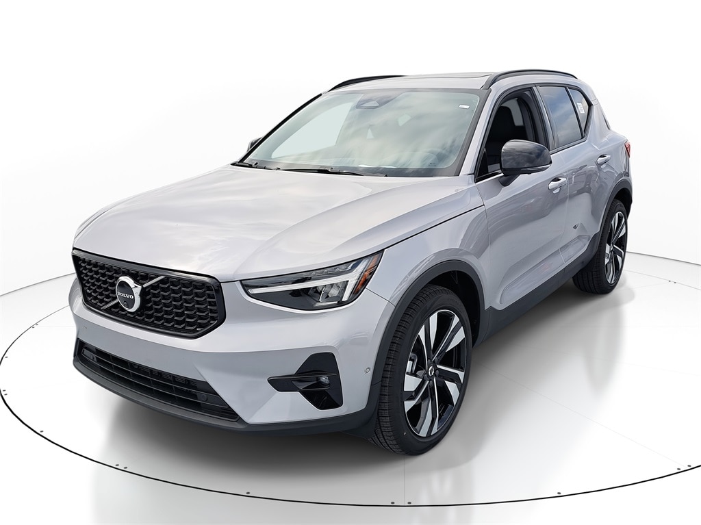 New 2026 Volvo XC40 B4 Plus SUV