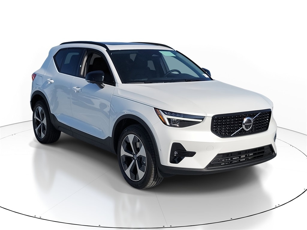 New 2026 Volvo XC40 B5 Plus SUV
