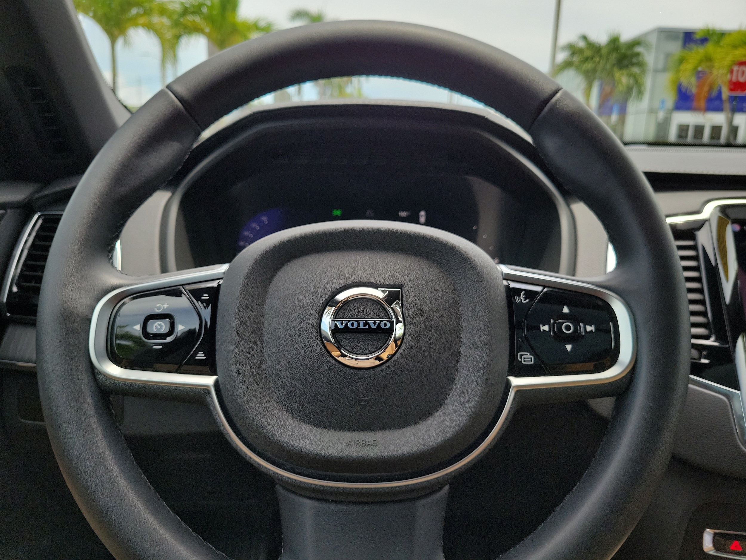 2025 Volvo XC90 Ultra - Photo 24