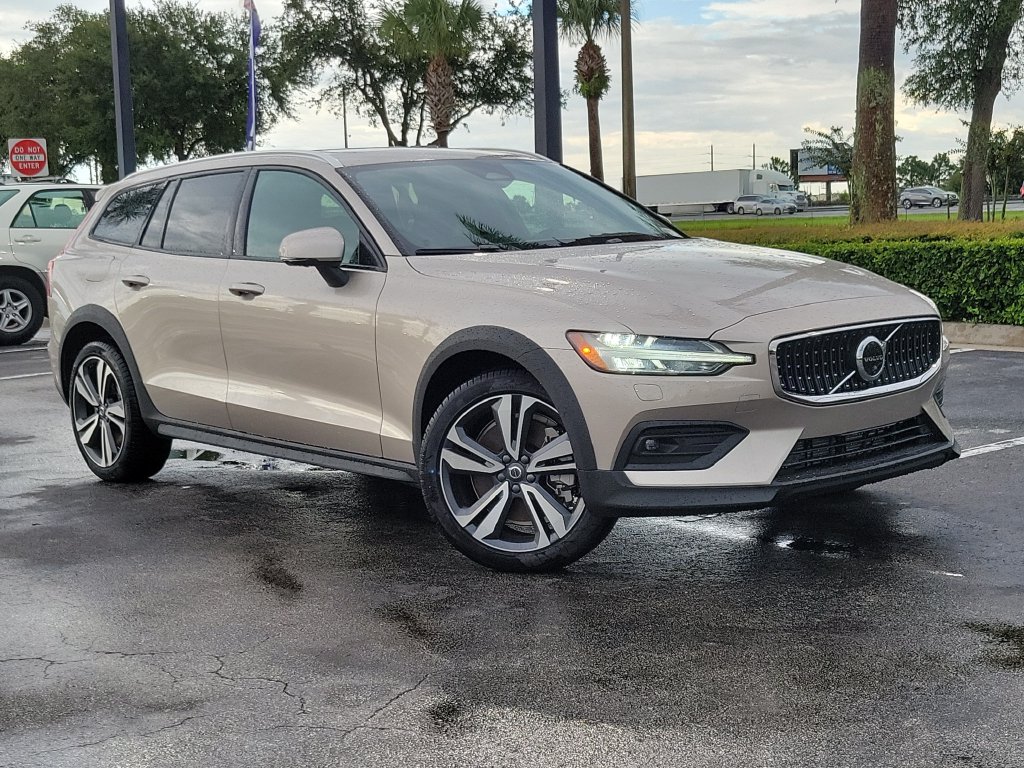 2026 Volvo V60 Cross Country