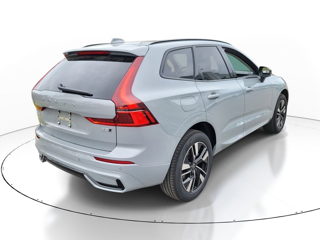 New 2026 Volvo XC60 B5 Core SUV