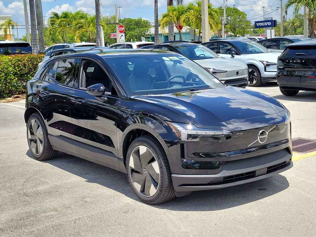2026 Volvo EX30 Single Motor Plus's photo