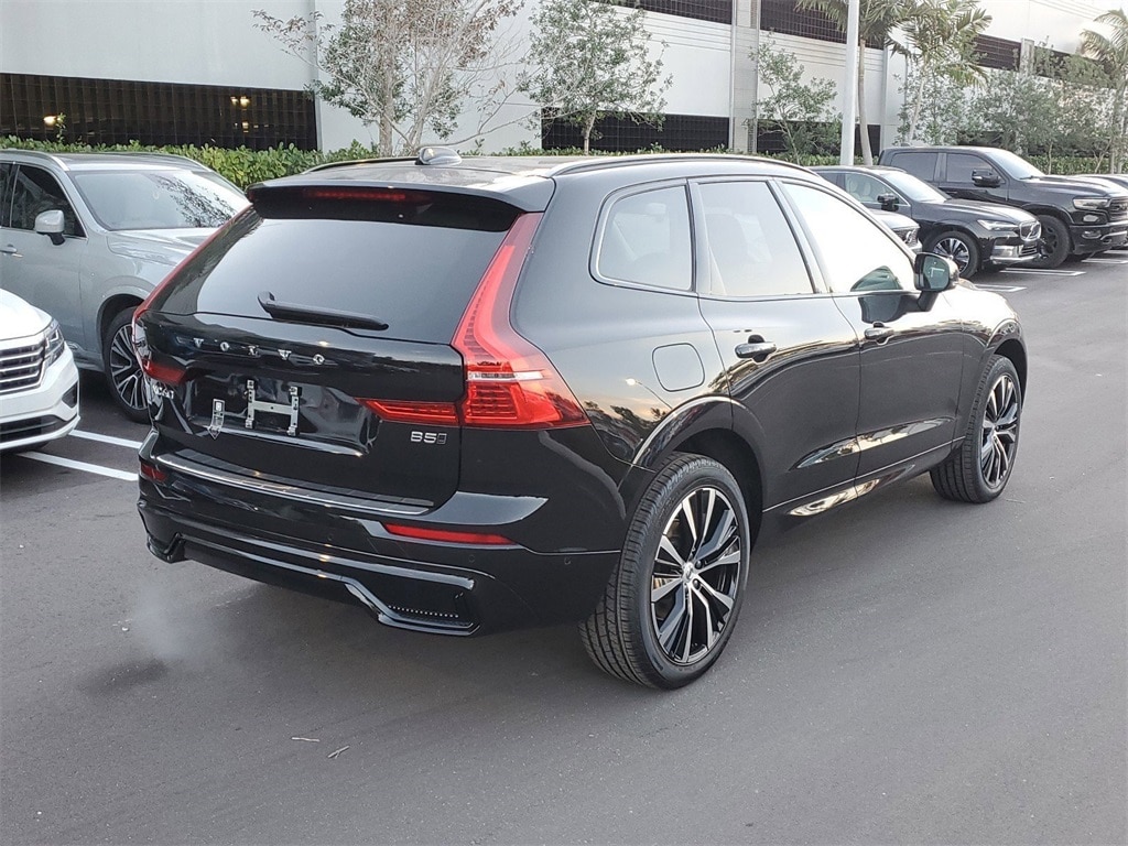 New 2025 Volvo XC60 B5 Plus SUV