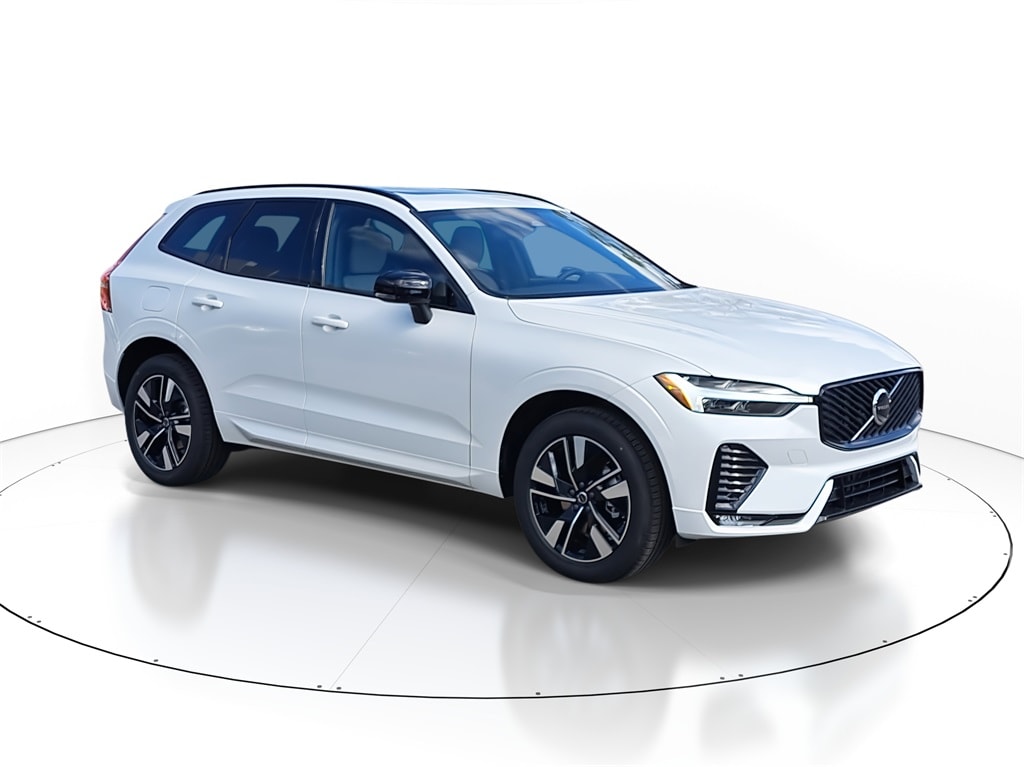 2026 Volvo XC60 Core's photo