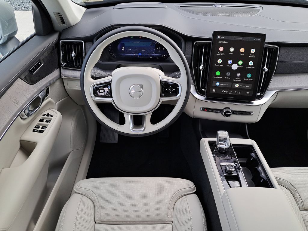 2026 Volvo XC90 Ultra - Photo 16