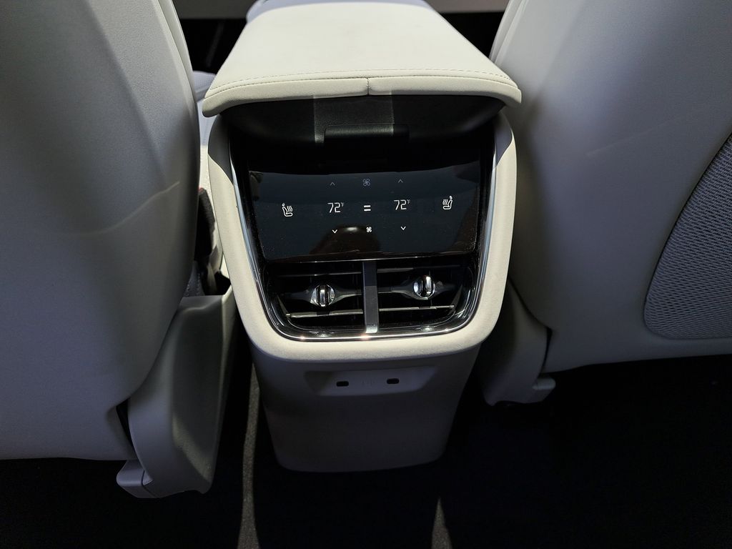 2025 Volvo EX90 Ultra - Photo 14