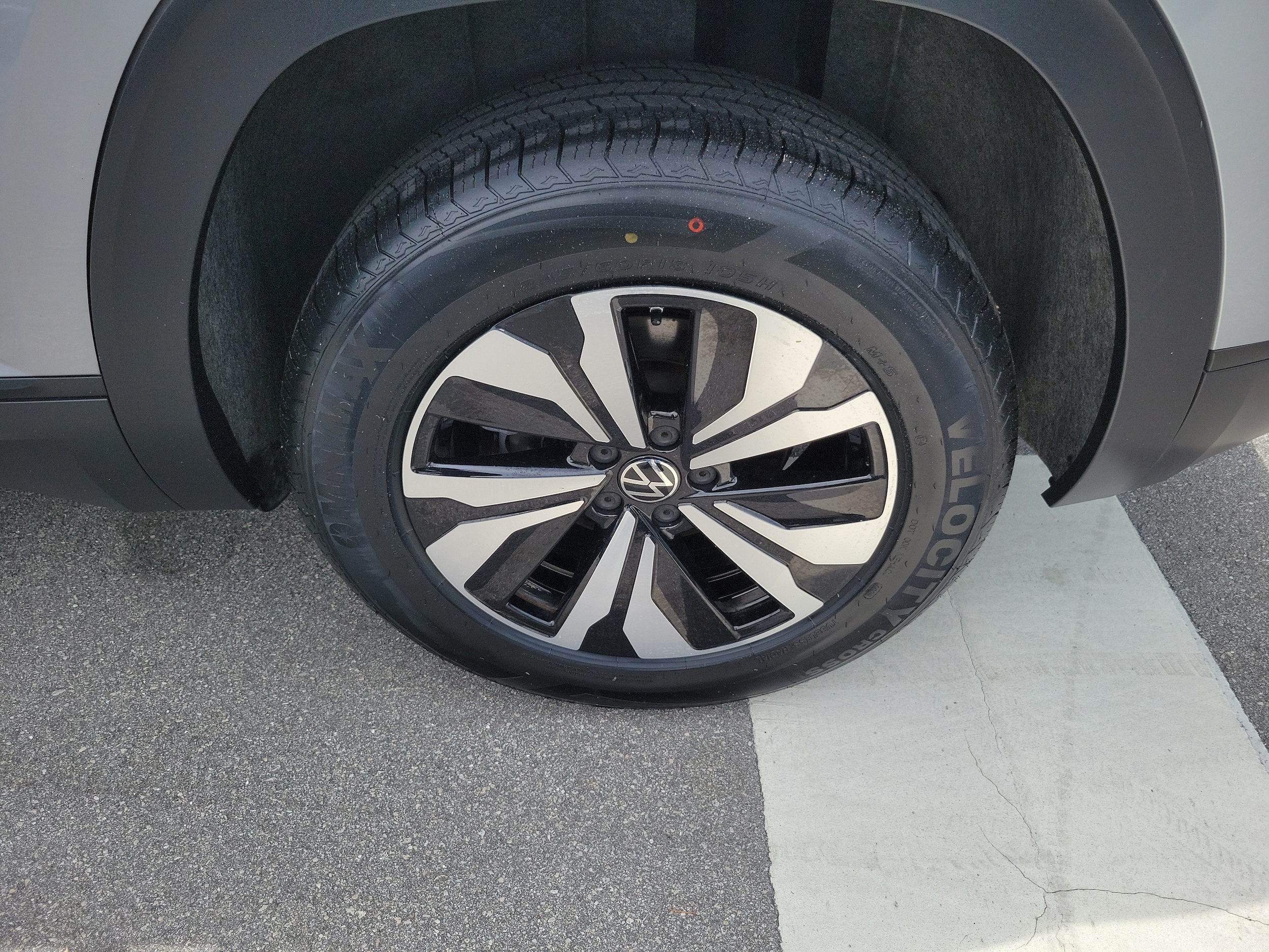 2024 Volkswagen Atlas Cross Sport SE - Photo 8