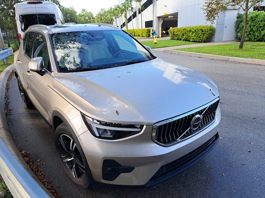 Used 2023 Volvo XC40 B5 AWD Plus Bright SUV