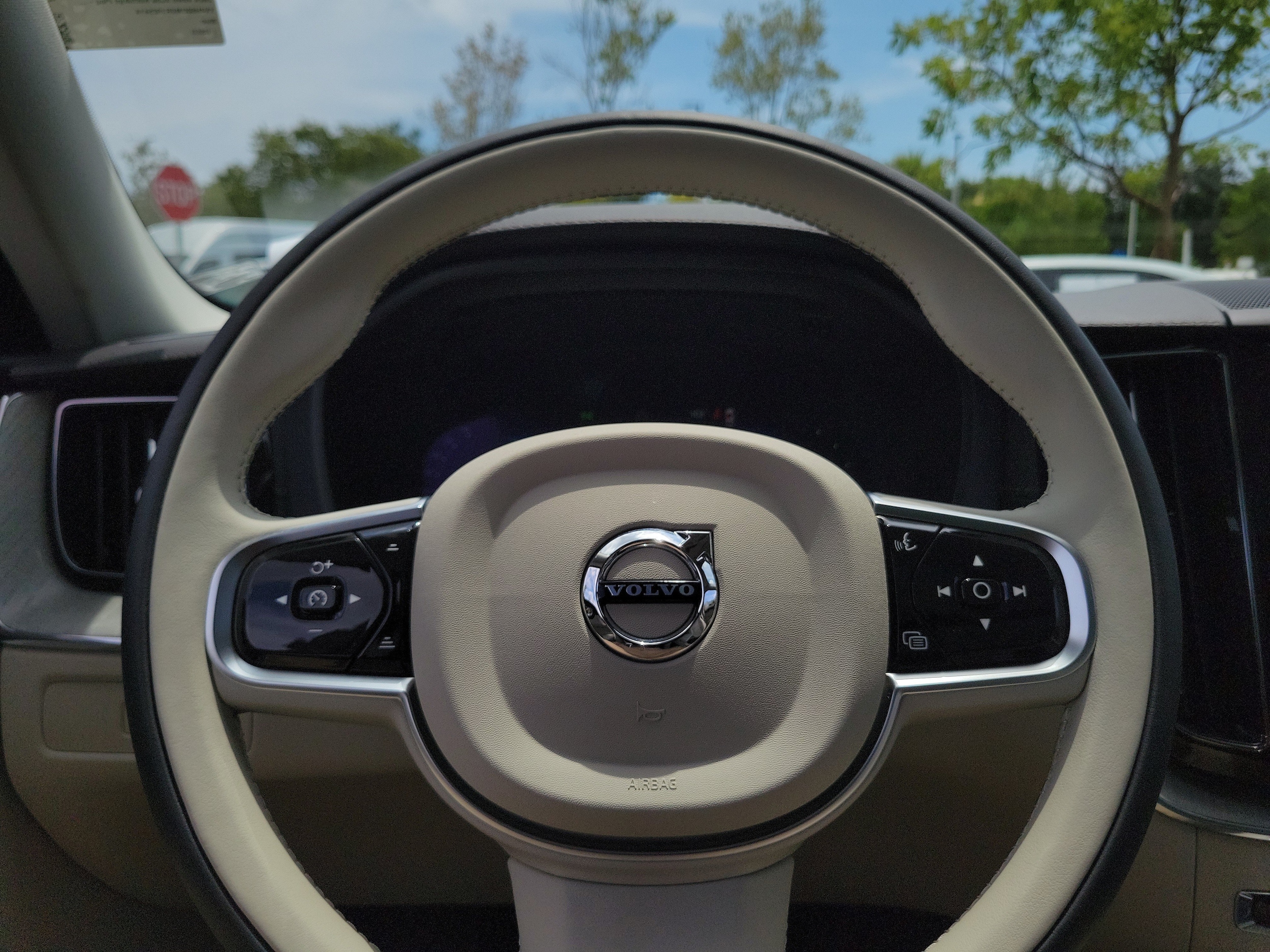 2024 Volvo XC60 Ultimate - Photo 23