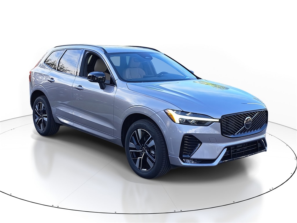 2026 Volvo XC60 Core's photo