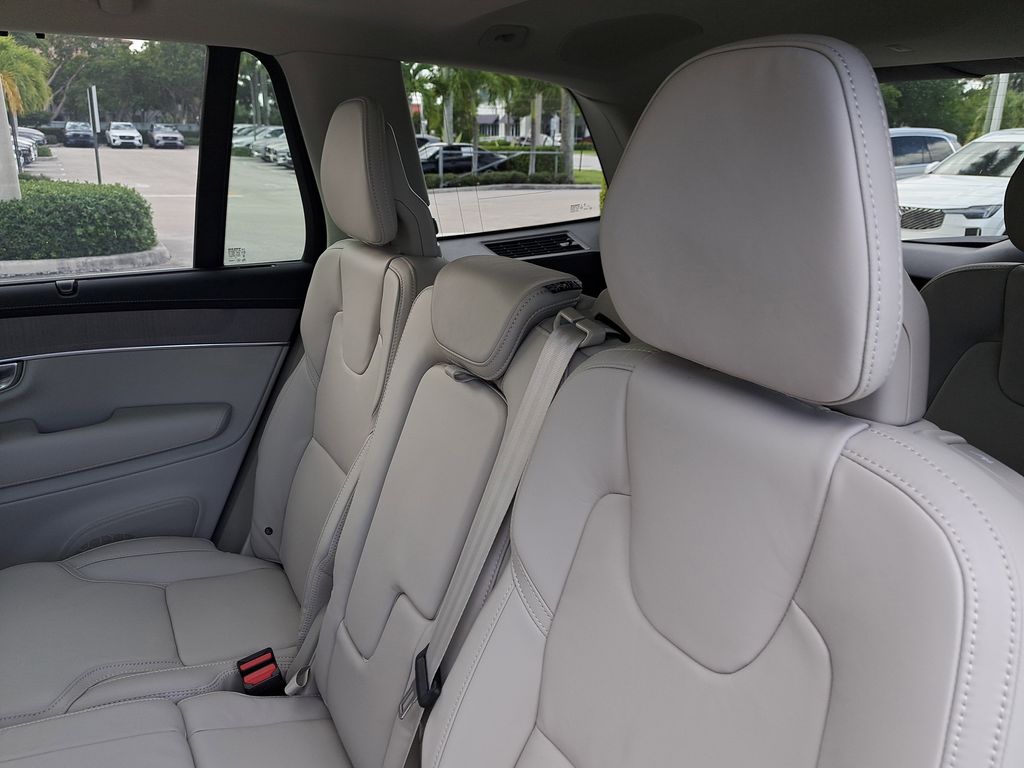 2026 Volvo XC90 Ultra - Photo 12