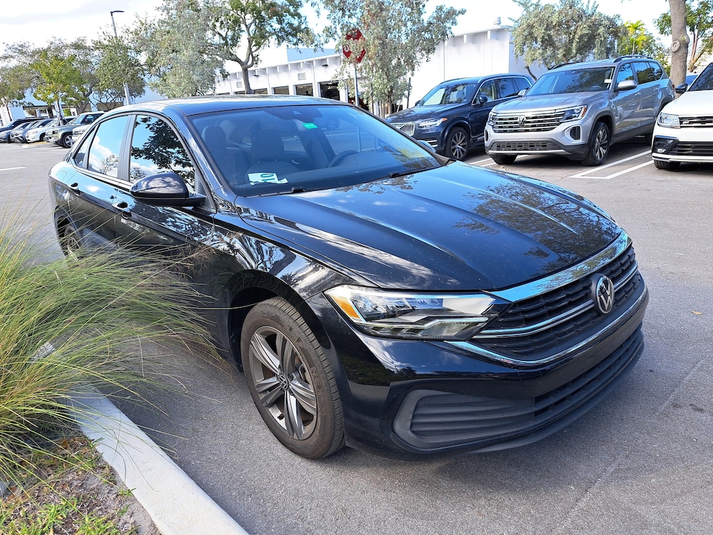 Used 2024 Volkswagen Jetta 1.5T SE Sedan