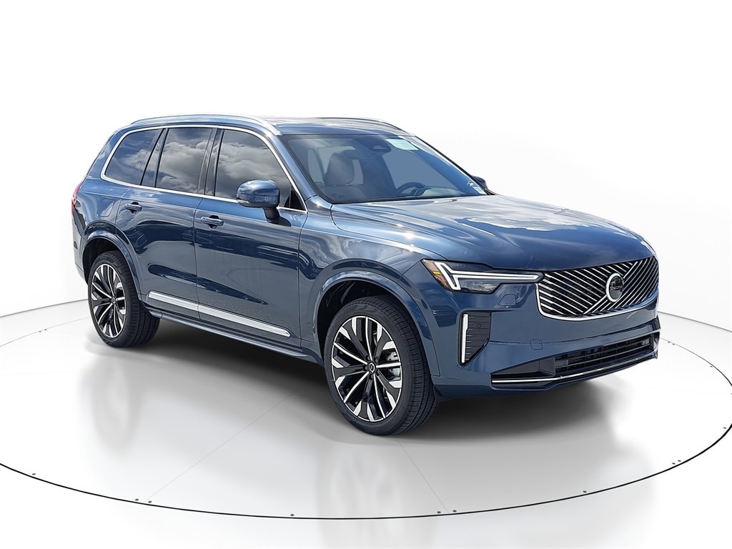 2026 Volvo XC90 Core's photo