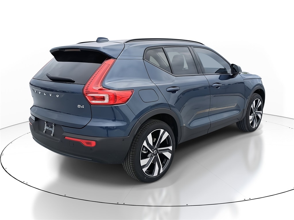 New 2026 Volvo XC40 B4 Plus SUV