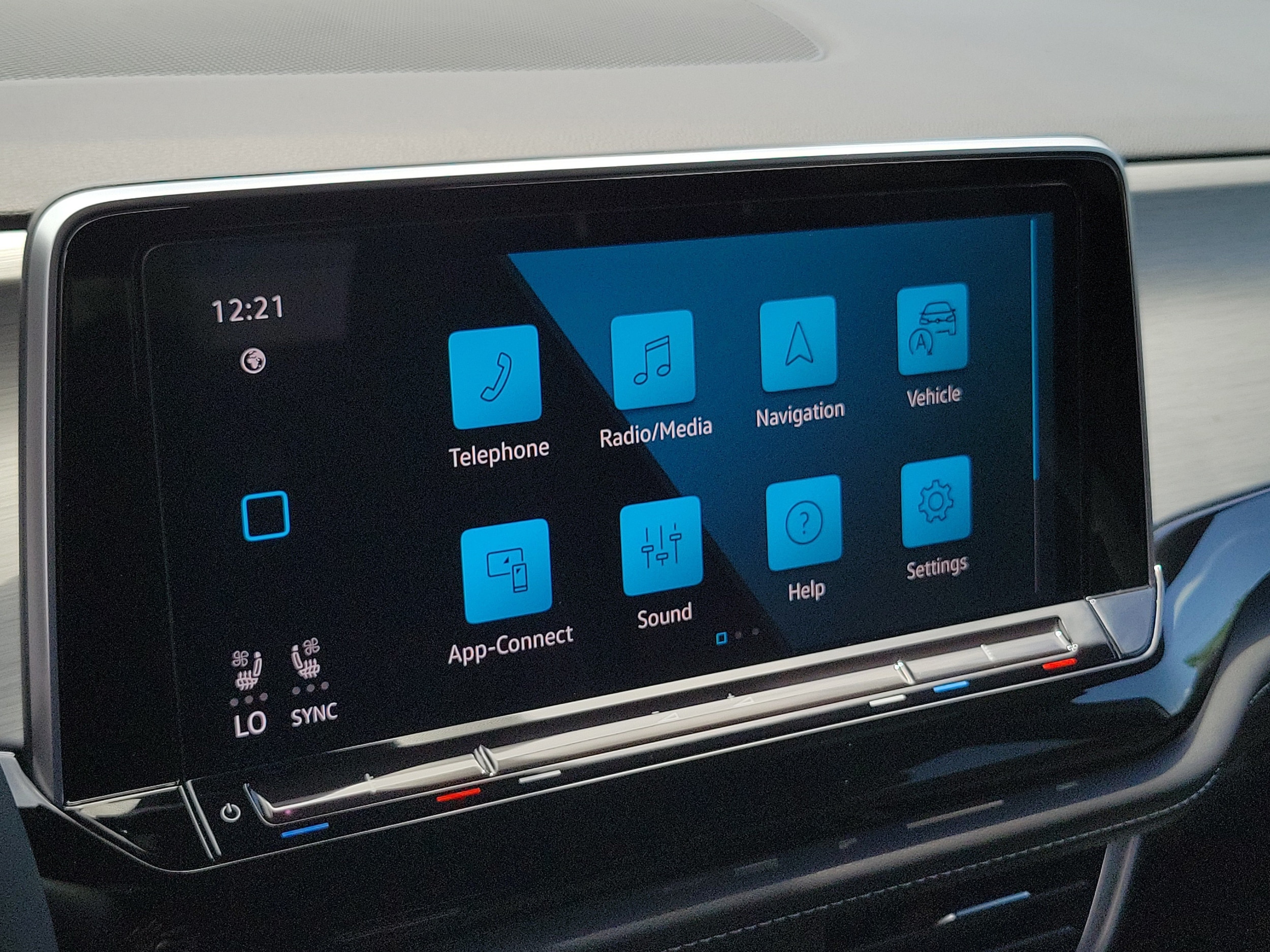 2024 Volkswagen Atlas Cross Sport SE - Photo 25