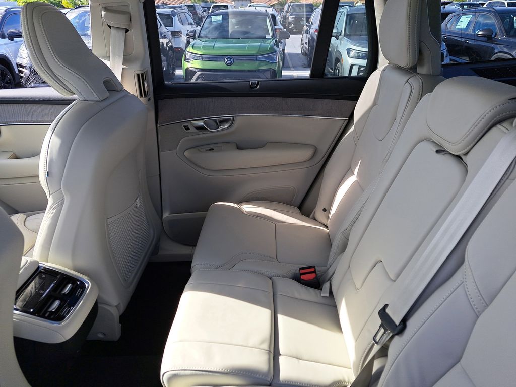 2026 Volvo XC90 Ultra - Photo 13