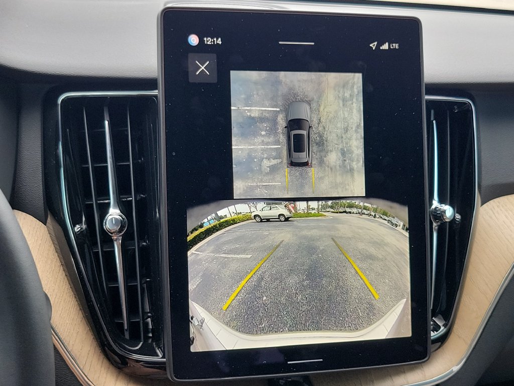 2026 Volvo XC60 Plus - Photo 22
