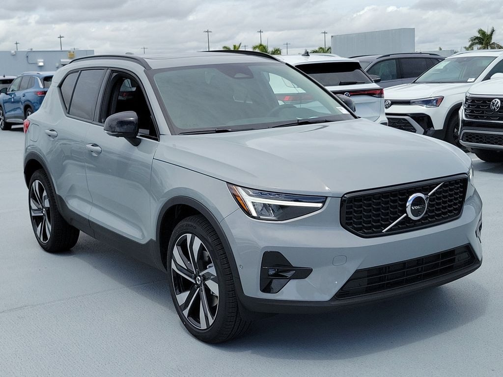 New 2026 Volvo XC40 B5 Plus SUV