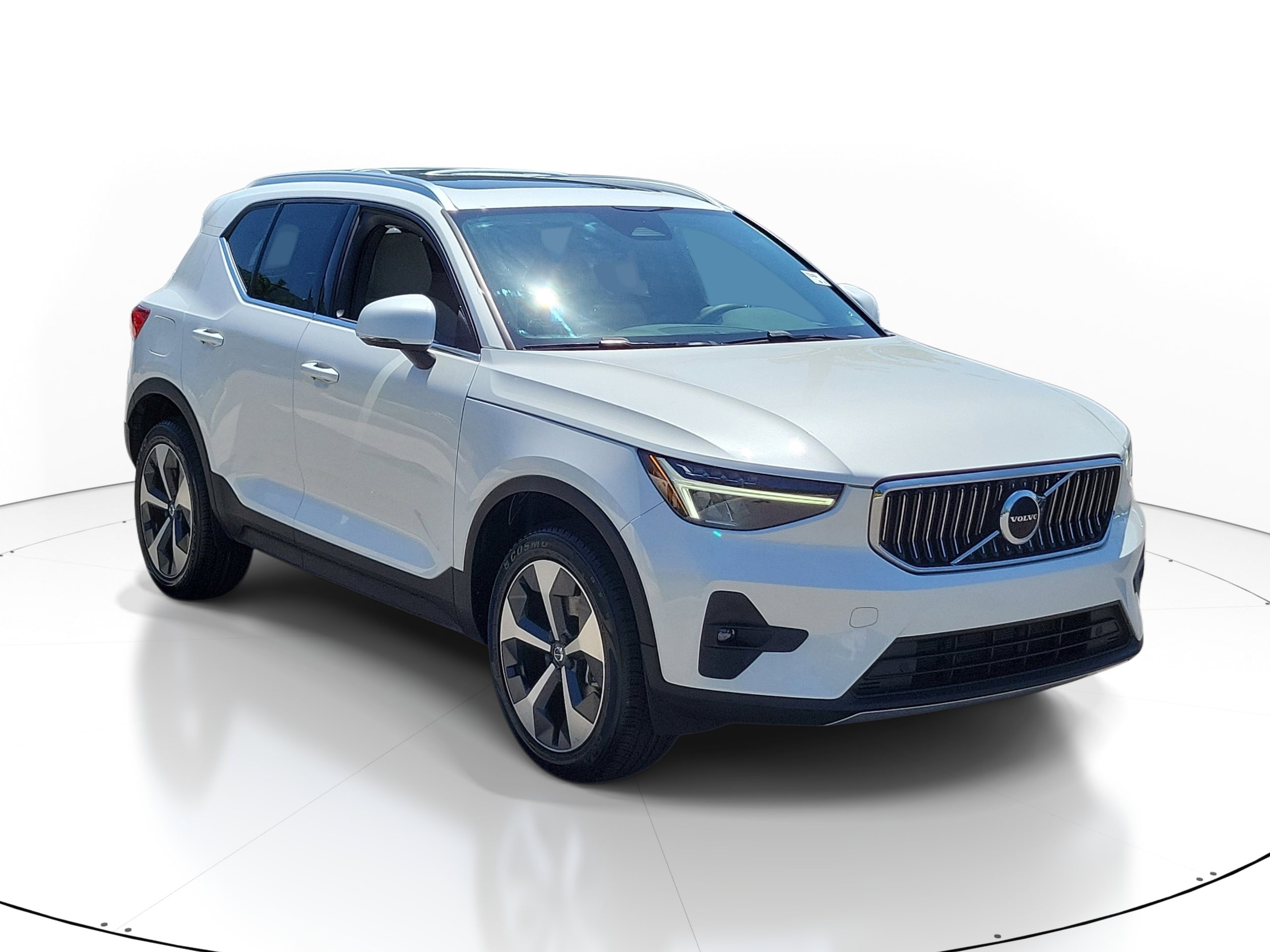 2023 Volvo XC40