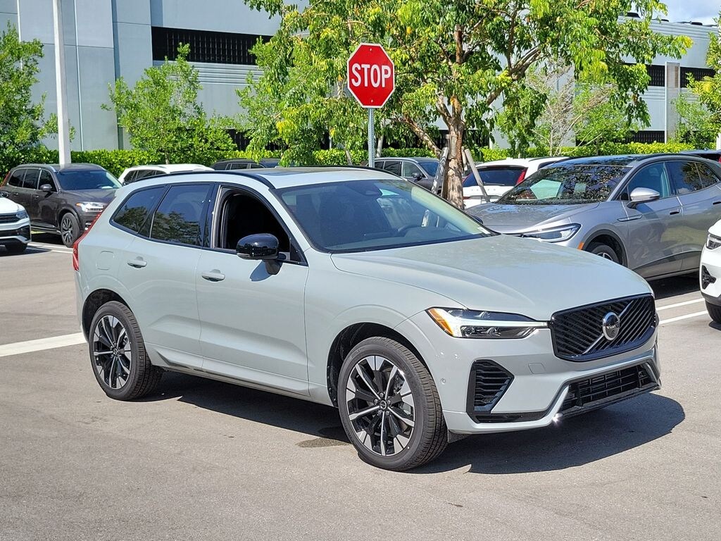 New 2026 Volvo XC60 plug-in hybrid T8 Plus SUV