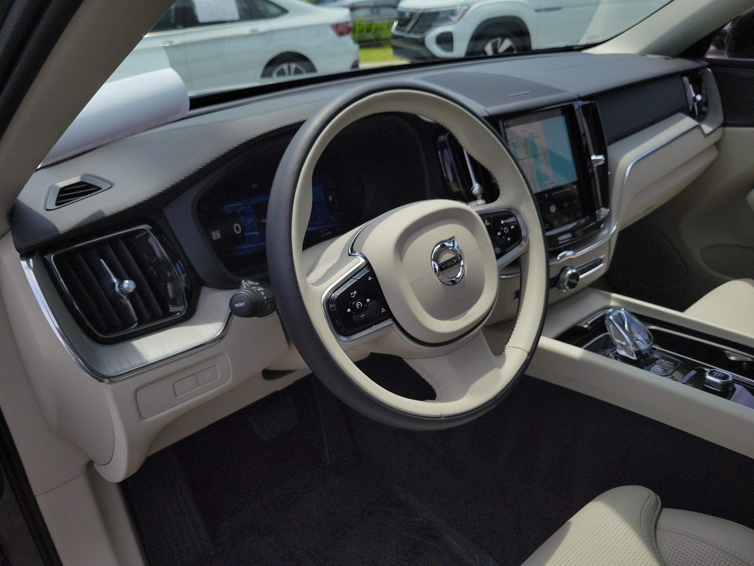2024 Volvo XC60 Ultimate - Photo 19