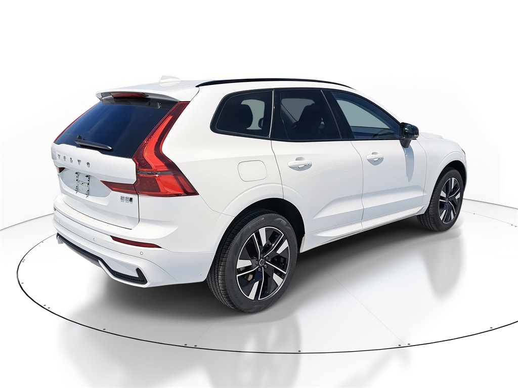 New 2026 Volvo XC60 B5 Core SUV