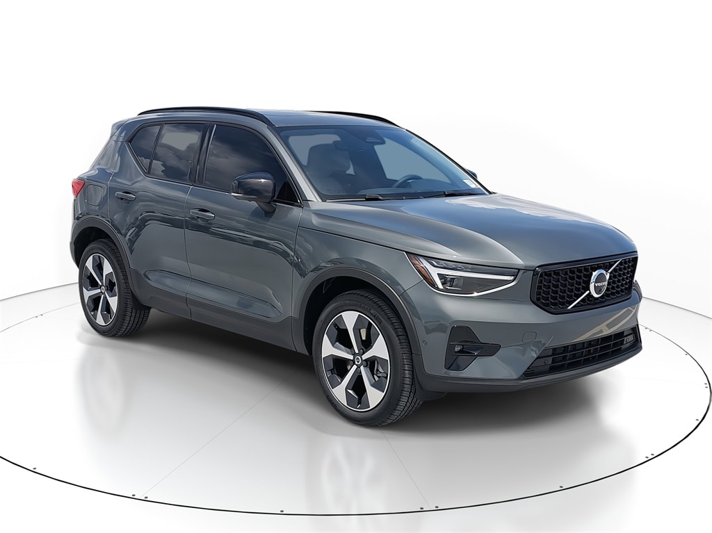 New 2026 Volvo XC40 B5 Plus SUV