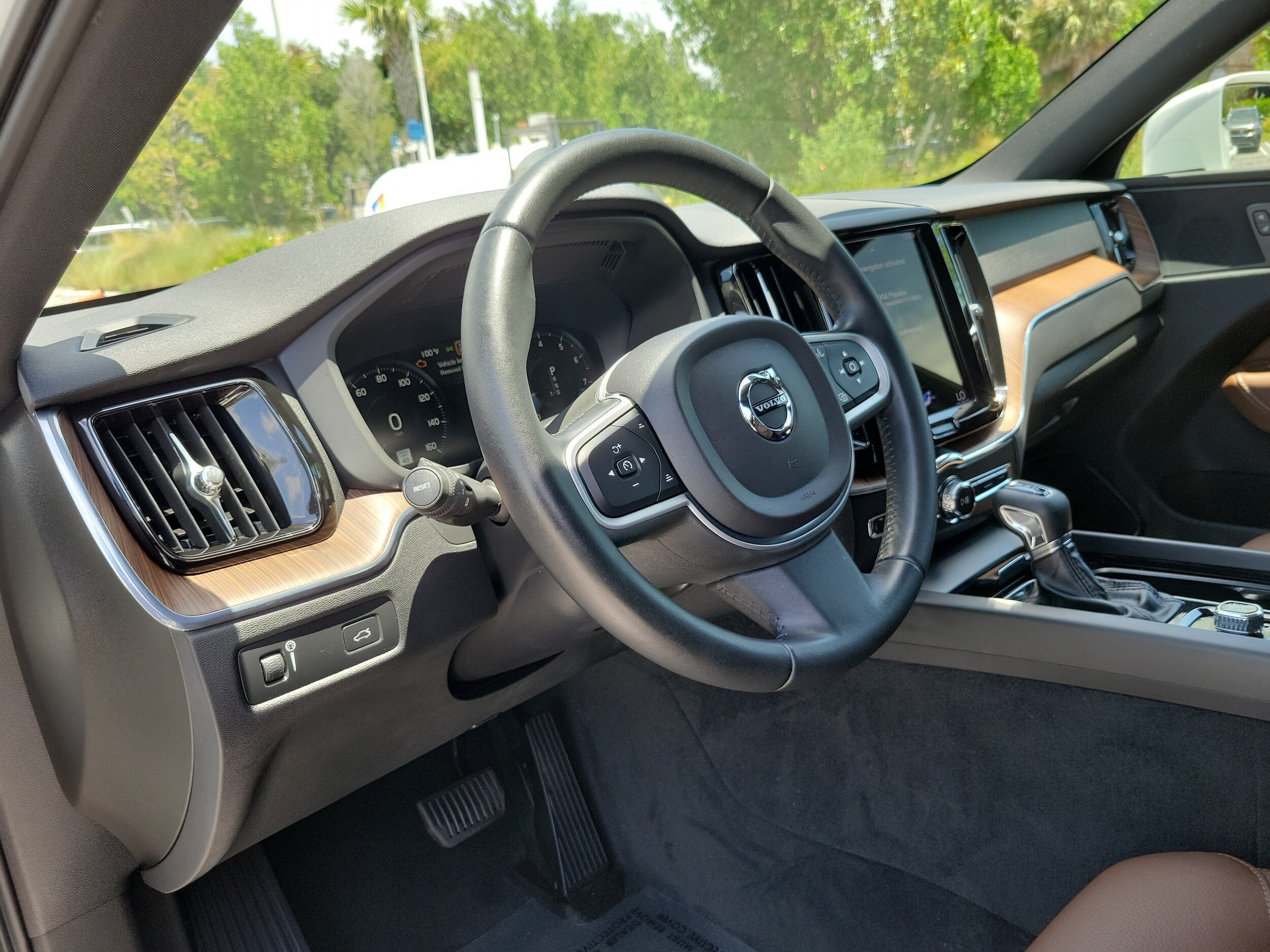 2021 Volvo XC60 Momentum - Photo 19