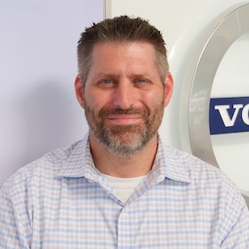 Staff member Josh Reynolds from e01032596e99