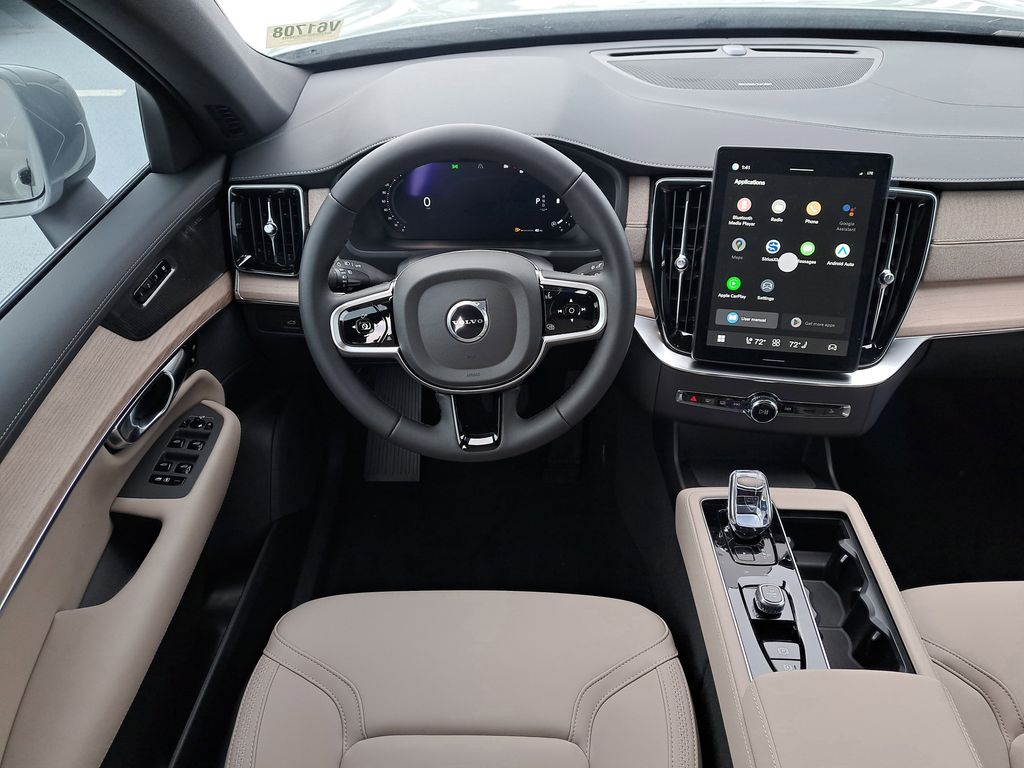 2026 Volvo XC90 Plus - Photo 16