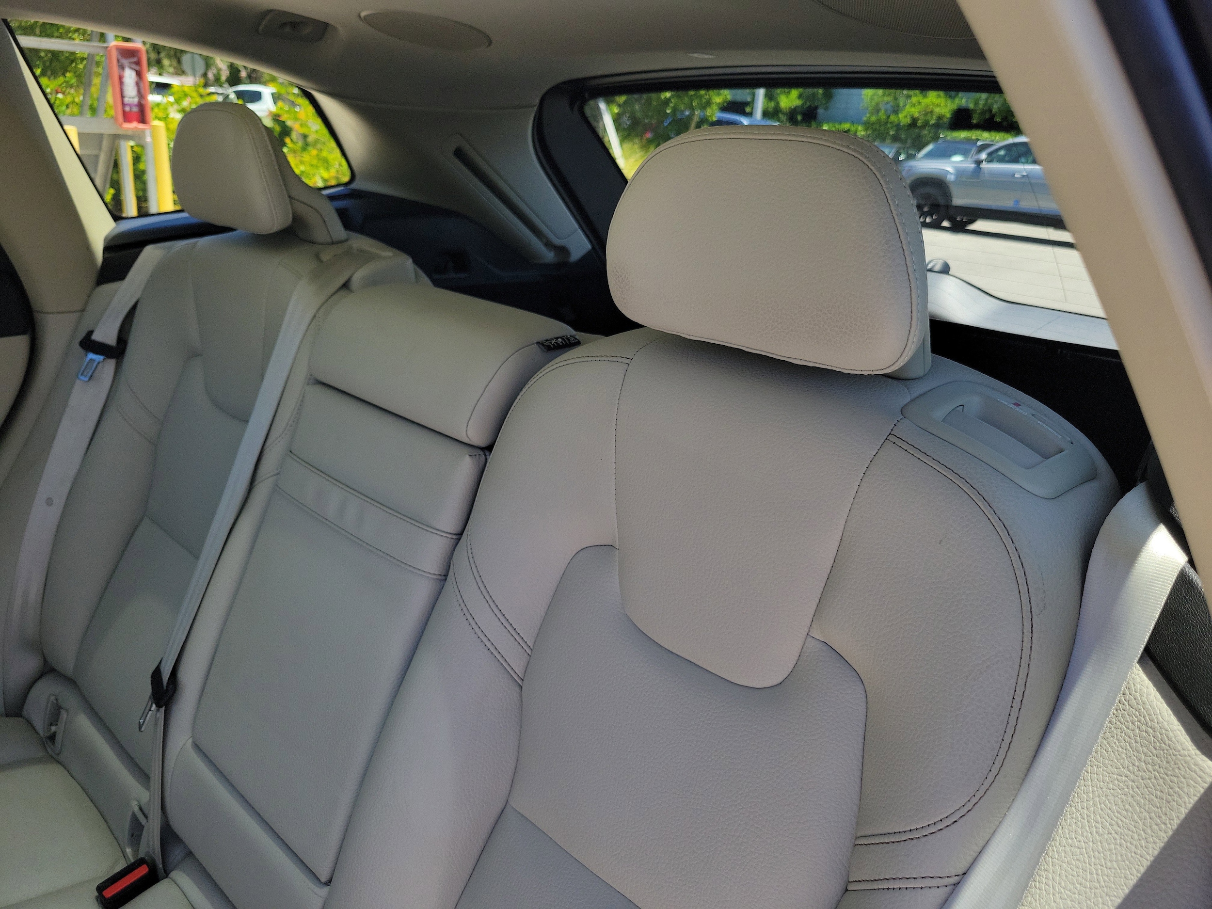 2019 Volvo XC60 Momentum - Photo 11