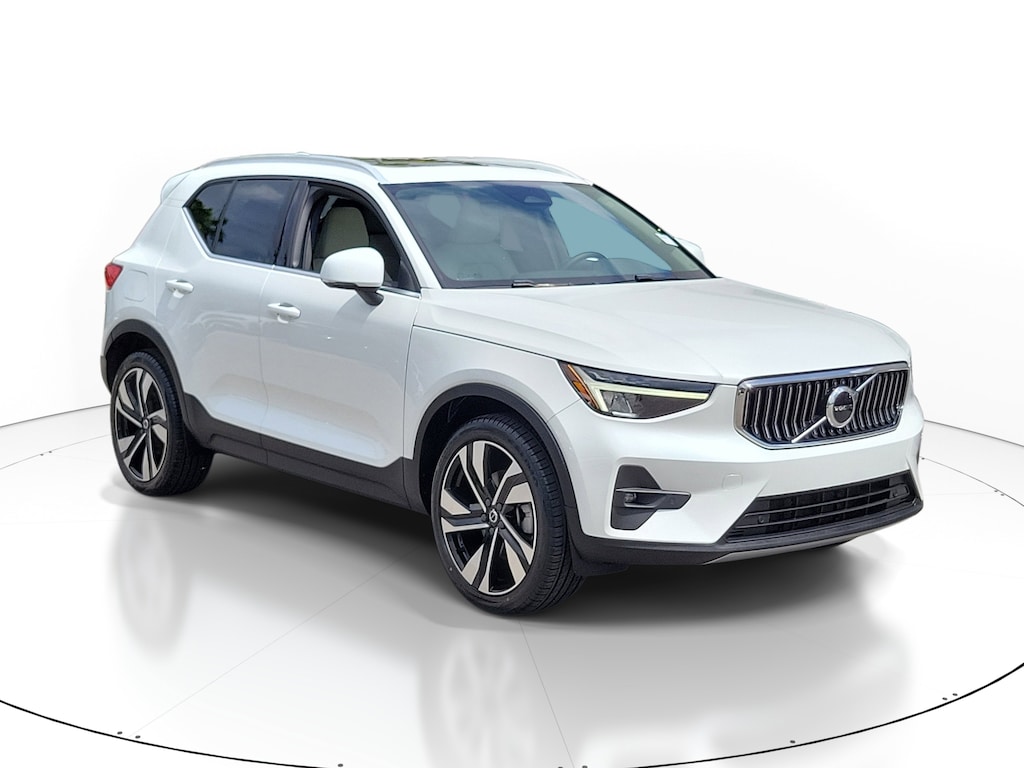 Certified 2023 Volvo XC40 B5 AWD Plus Bright SUV