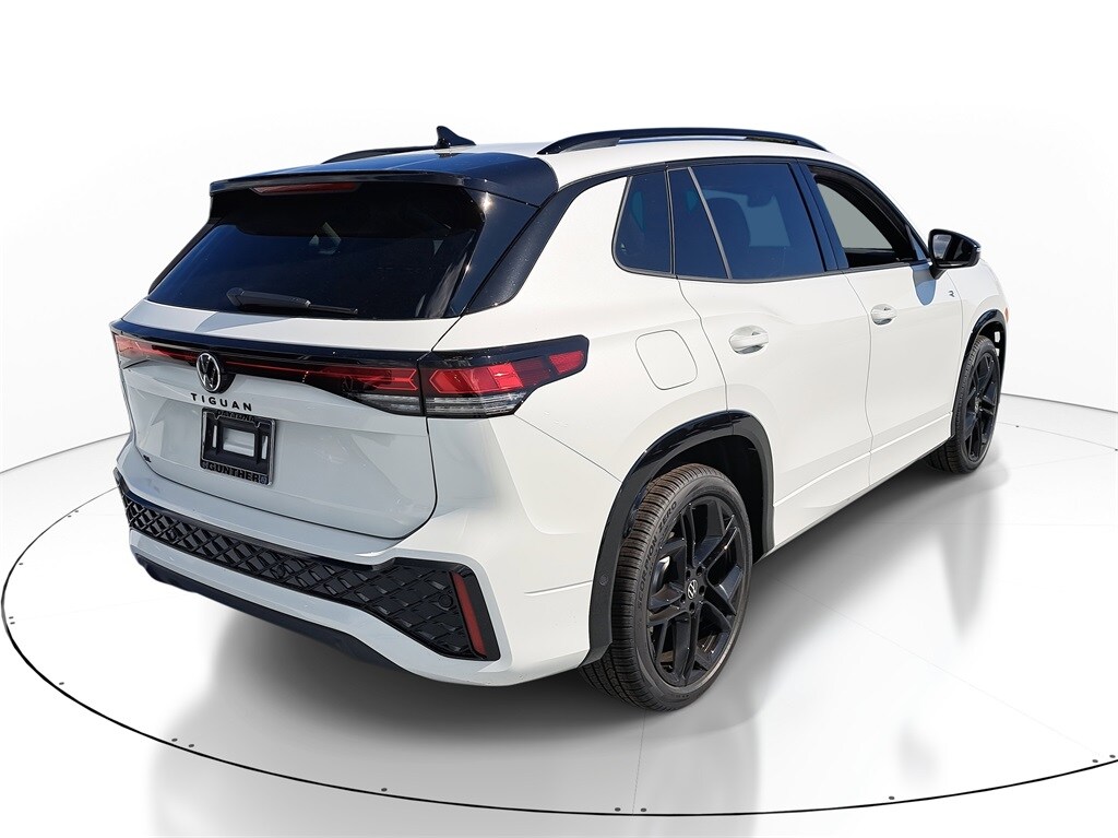 New 2026 Volkswagen Tiguan 2.0T SE SUV