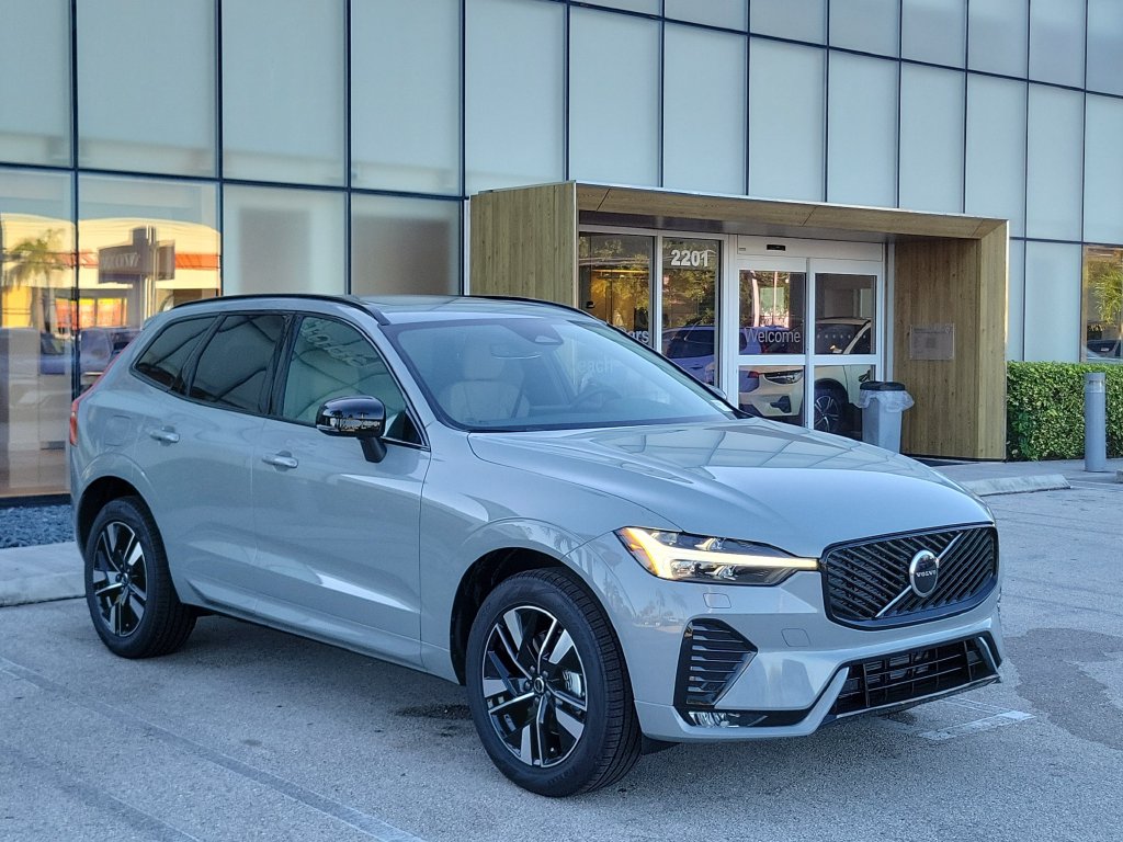 New 2027 Volvo XC60 B5 Core SUV