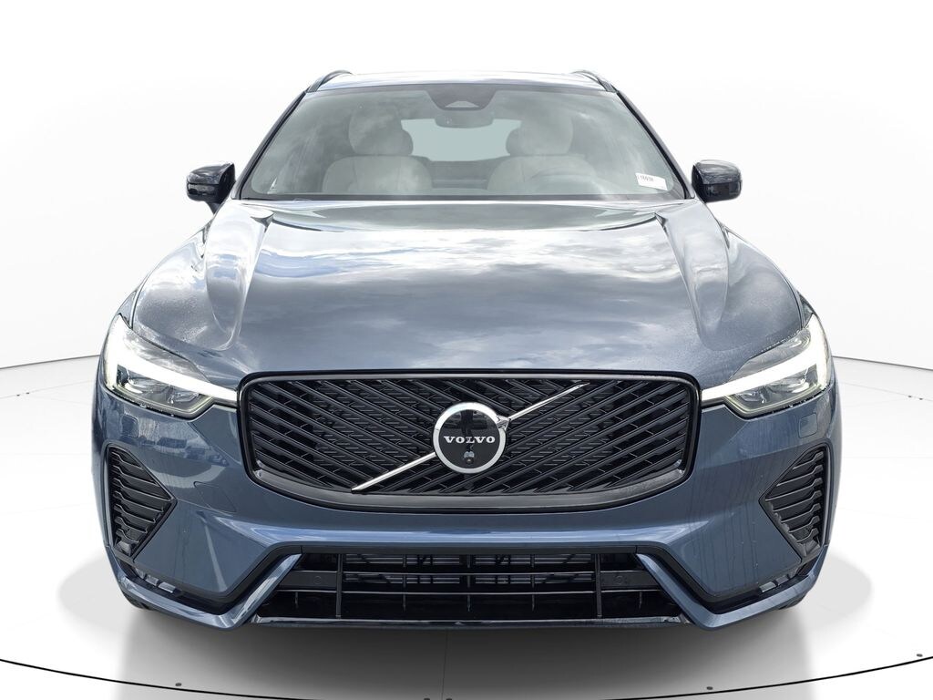 New 2026 Volvo XC60 B5 Plus SUV