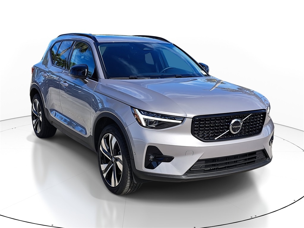 2026 Volvo XC40 Plus's photo