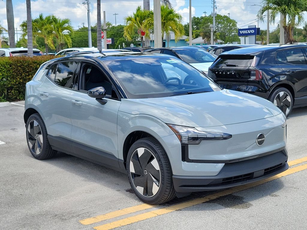 2026 Volvo EX30 Single Motor Plus's photo