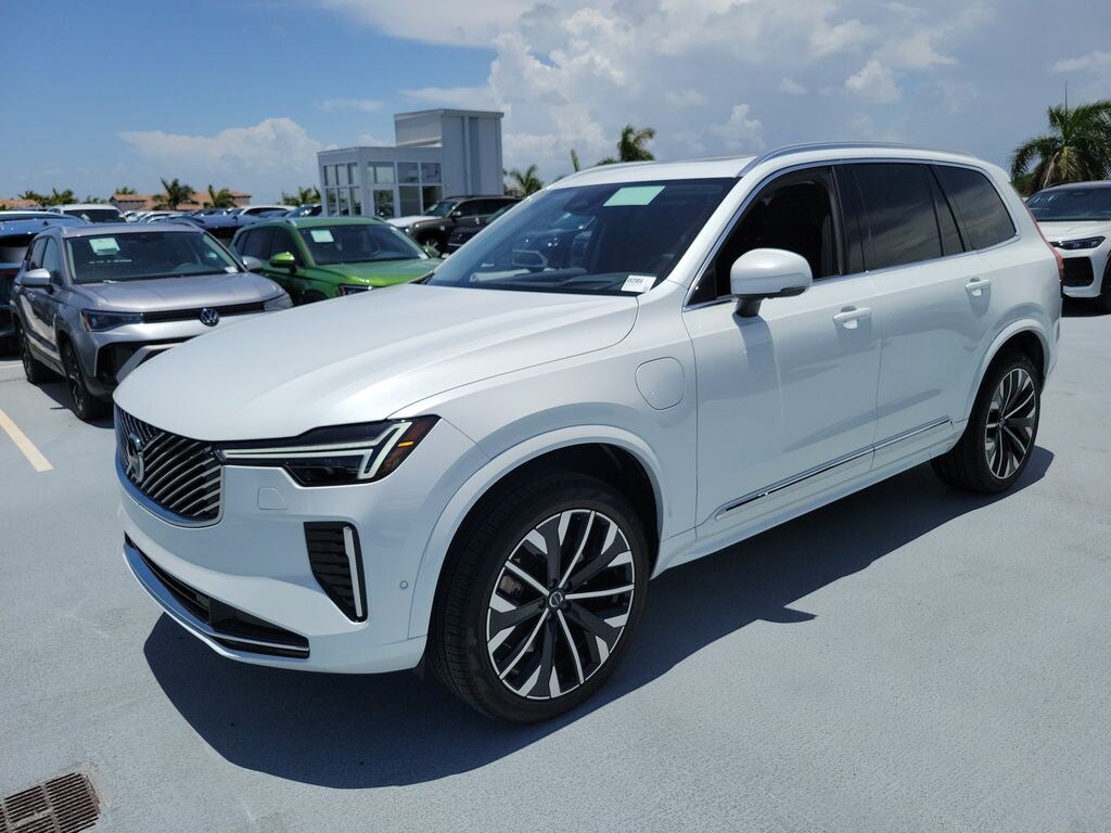 New 2026 Volvo XC90 plug-in hybrid T8 Ultra 7-Seater SUV