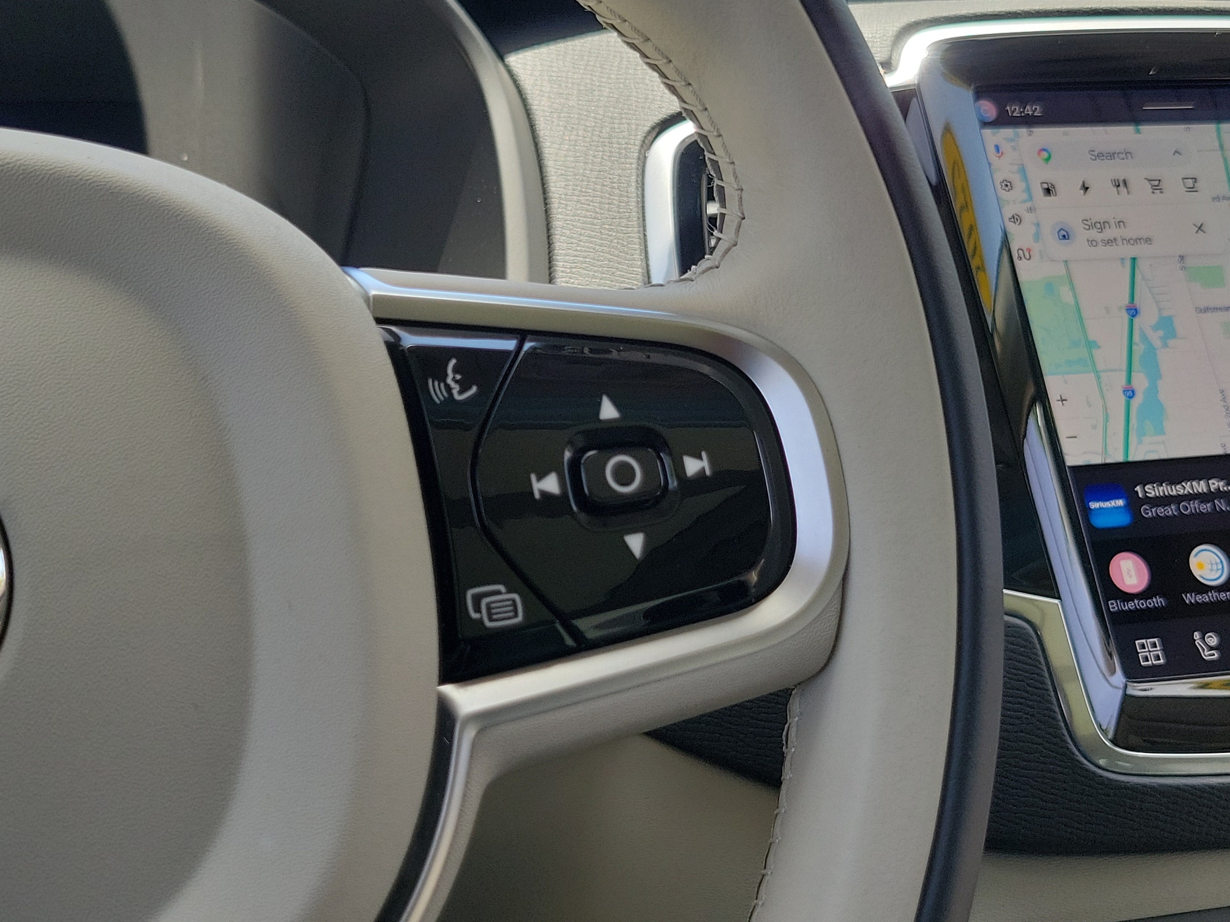 2025 Volvo XC90 Plus - Photo 26