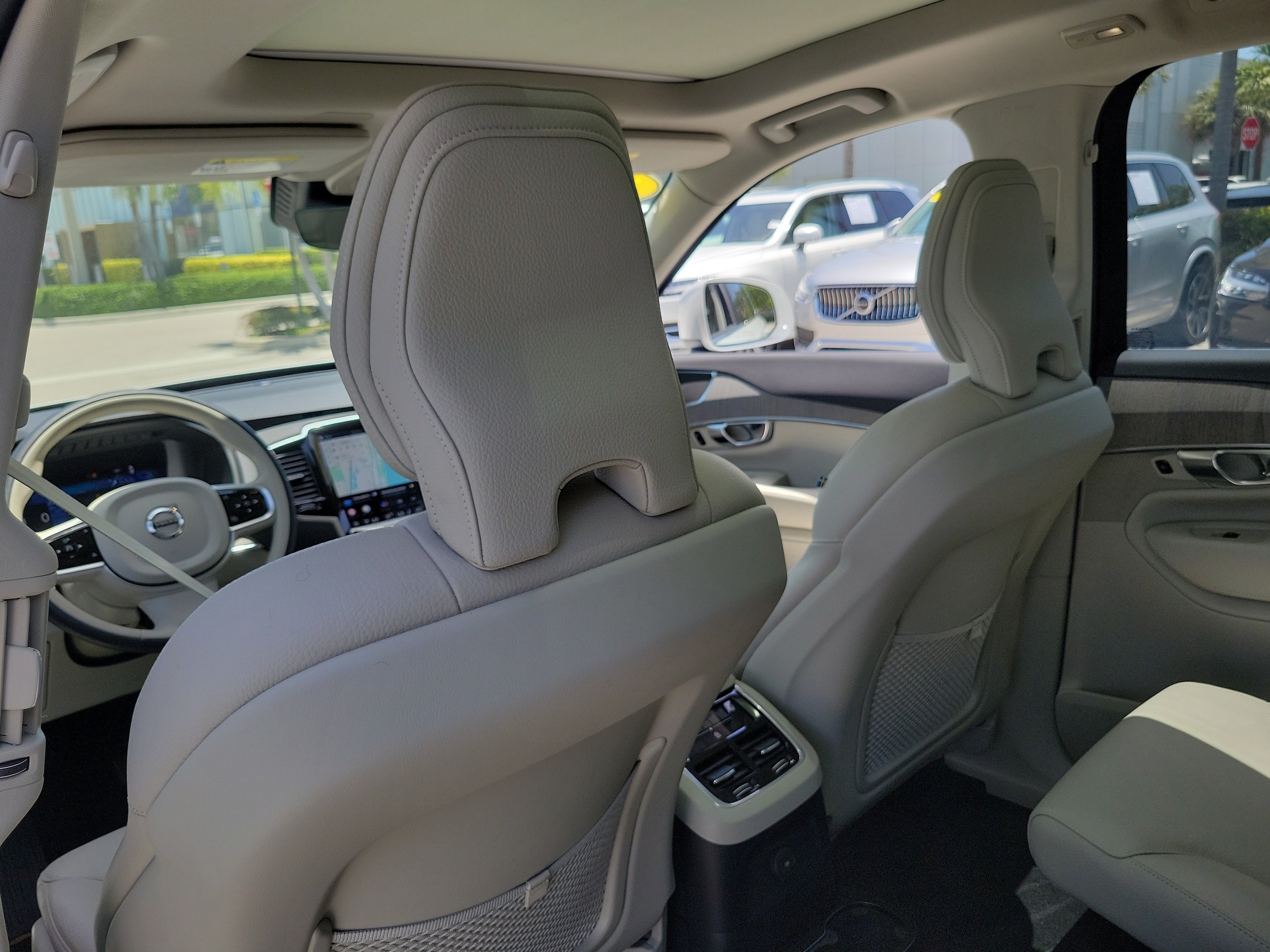 2025 Volvo XC90 Plus - Photo 14