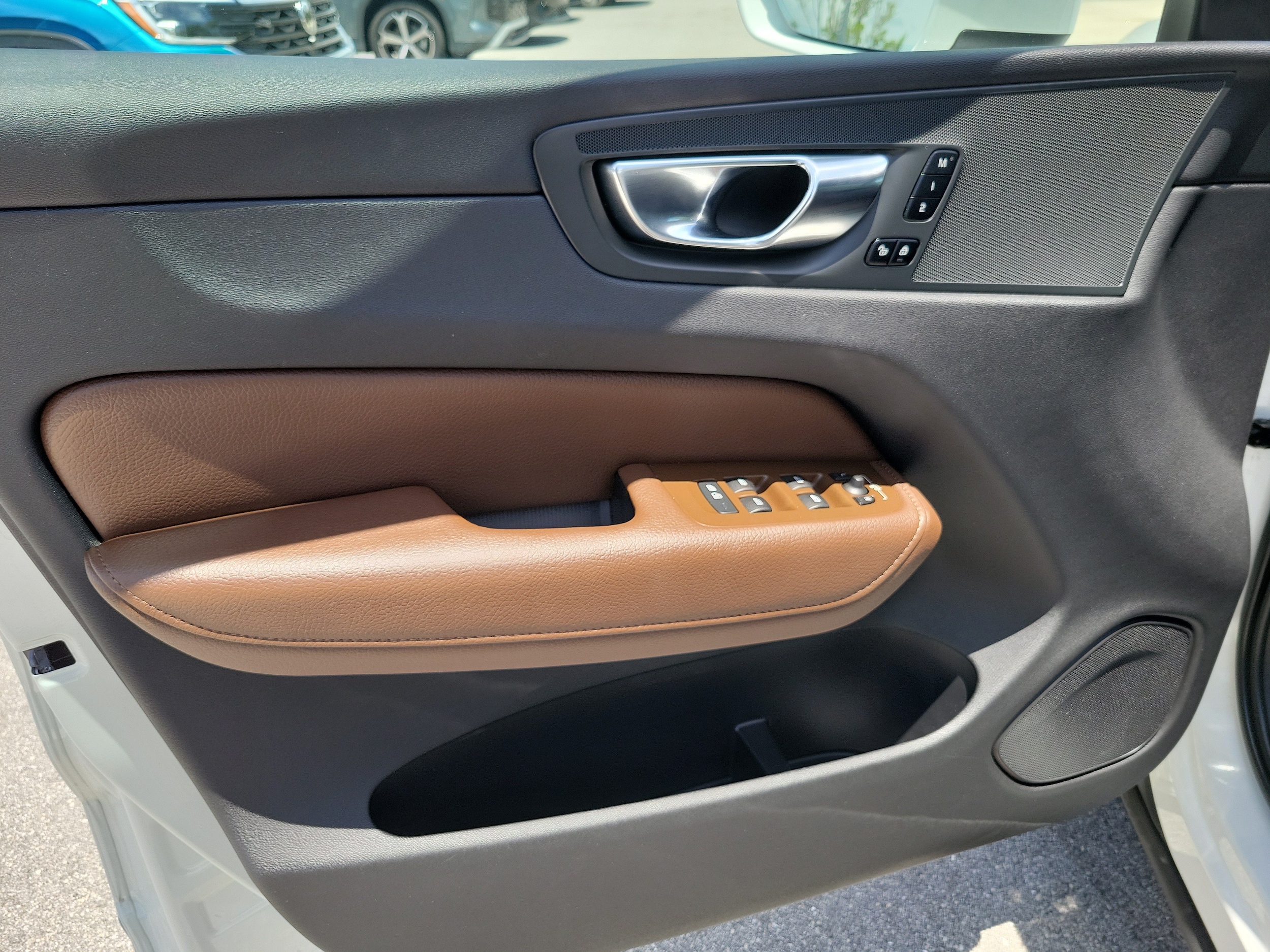 2021 Volvo XC60 Momentum - Photo 17