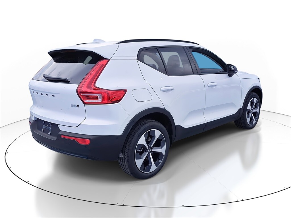 New 2026 Volvo XC40 B5 Plus SUV