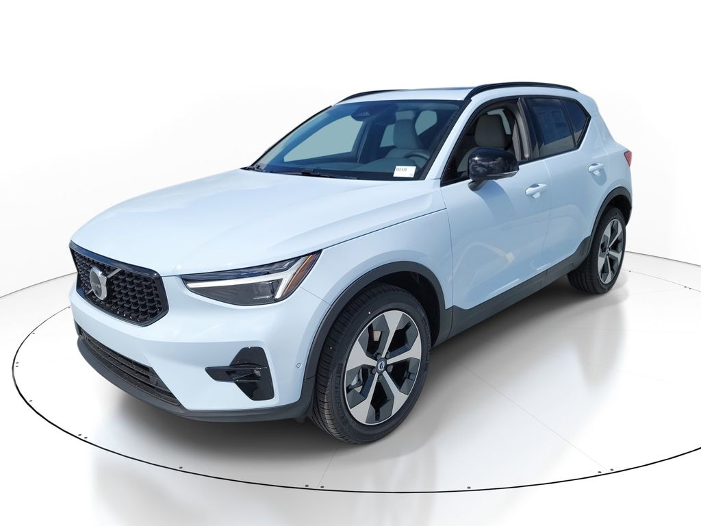 New 2026 Volvo XC40 B5 Plus SUV
