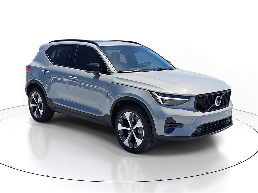 2026 Volvo XC40 Plus's photo
