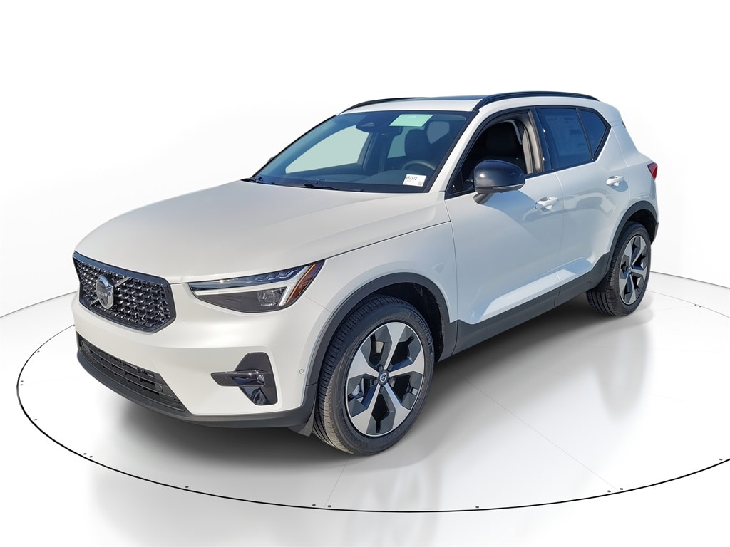 New 2026 Volvo XC40 B5 Plus SUV